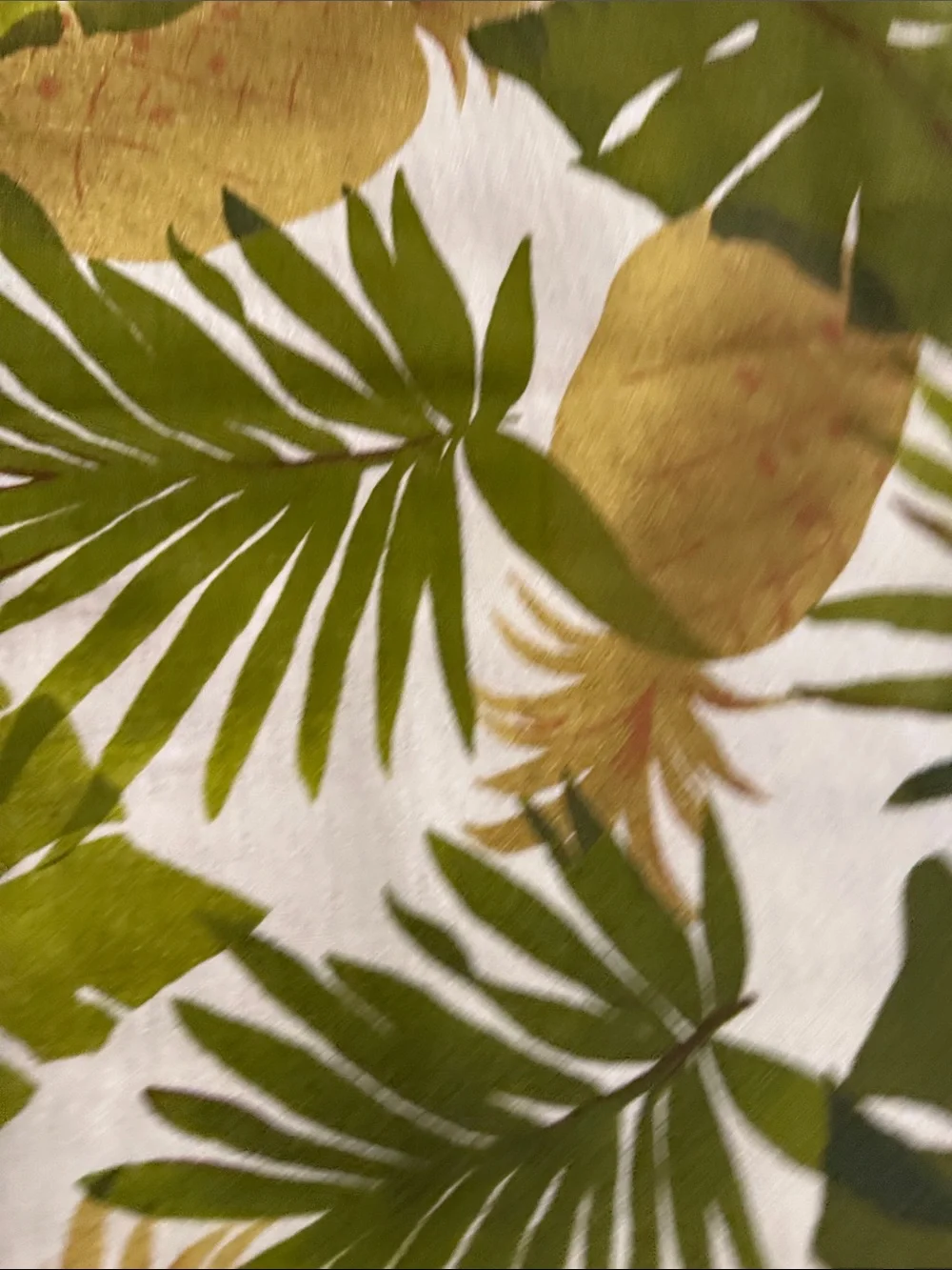 Noble Excellence tablecloth is made of 100% cotton in a green palm 60 x 102